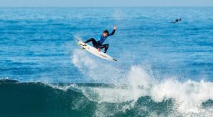 Super Finish au Brésil pour Marco Mignot et Vahine Fierro. CT 2025, le retour de Snapper et J-Bay. Abu Dhabi en prime.